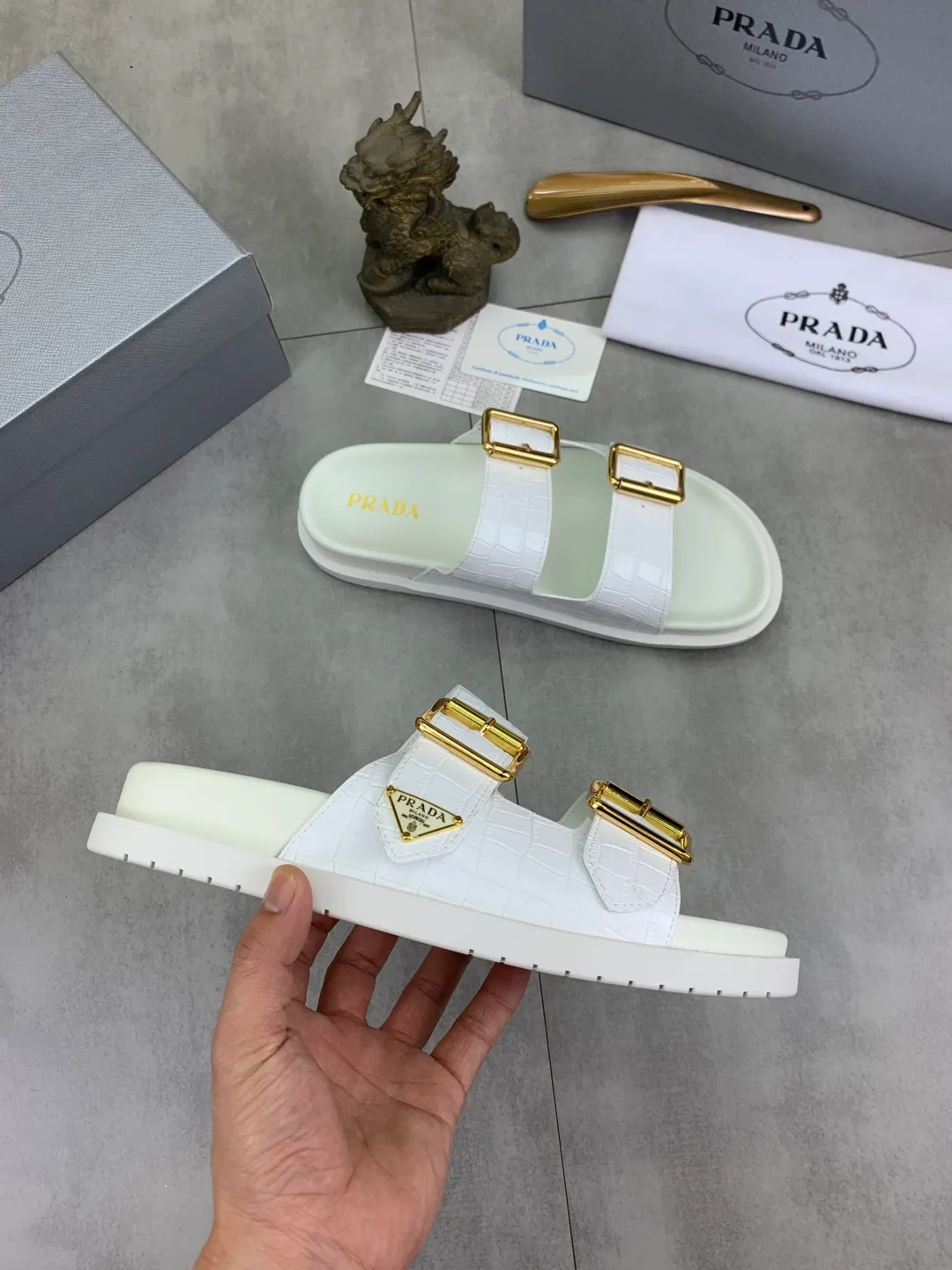 Men's shoes 💰P340💰【New style】🎁🎁🎁 PRADA Prada's new casual slippers, original official website, perfect workmanship, transmitting a kind of noble luxury, sublimating its definition of luxury in Prada's high-end extraordinary craftsmanship. Original combination outsole, code number: 38-44 (45 customized) Multiple colors 🉑️ to choose from